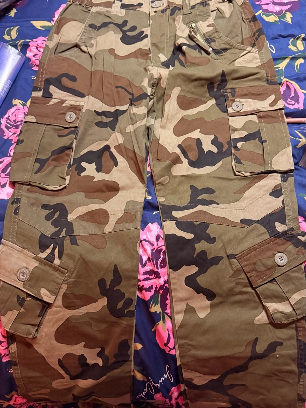 Women’s Camouflage Cargo Pants - Olive Camo size 10/(30)